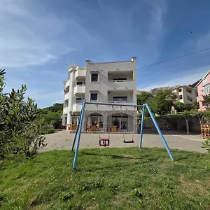 Leticia I Apartmán Baška